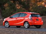 foto şəkil 4 Avtomobil Toyota Prius C Hetçbek (1 nəsil 2012 2015)