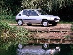 mynd 7 Bíll Peugeot 205 Hlaðbakur 3-hurð (1 kynslóð 1983 1998)