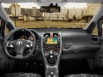 photo 13 l'auto Toyota Auris Hatchback 5-wd (1 génération [remodelage] 2010 2012)