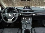 photo 6 l'auto Lexus CT Hatchback 5-wd (1 génération [remodelage] 2013 2015)