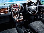 写真 4 車 Mitsubishi Delica ミニバン (4 世代 1995 2005)