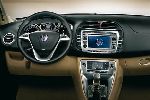 صورة فوتوغرافية 8 سيارة Lancia Delta هاتشباك (3 جيل 2008 2014)