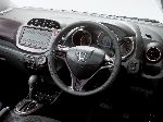 foto 3 Bil Honda Fit Hybrid hatchback 5-dörrars (3 generation 2013 2017)