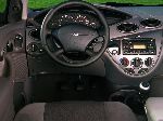 լուսանկար 99 Ավտոմեքենա Ford Focus հեչբեկ 3-դուռ (2 սերունդ [վերականգնում] 2008 2011)