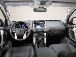 fénykép 10 Autó Toyota Land Cruiser Prado Terepjáró (J150 [Áttervezés] 2013 2017)