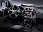 foto 19 Bil Mitsubishi Pajero Offroad 5-dør (4 generation [restyling] 2011 2017)