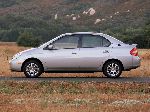 foto şəkil 2 Avtomobil Toyota Prius Sedan (1 nəsil 1997 2003)