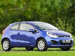 foto 8 Bil Kia Rio Hatchback 5-dörrars (3 generation 2011 2015)