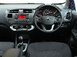 foto 13 Bil Kia Rio Hatchback 5-dörrars (3 generation 2011 2015)