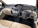 світлина 10 Авто Toyota Vitz Хетчбэк 3-дв. (XP10 [рестайлінг] 2001 2005)