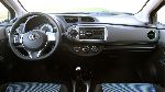 foto 8 Bil Toyota Yaris Hatchback 3-dør (XP9 [restyling] 2009 2012)